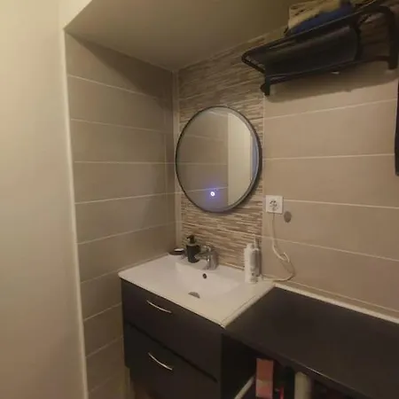 Apartment Appt Equipe A 5 Minutes A Pied De La Gare *