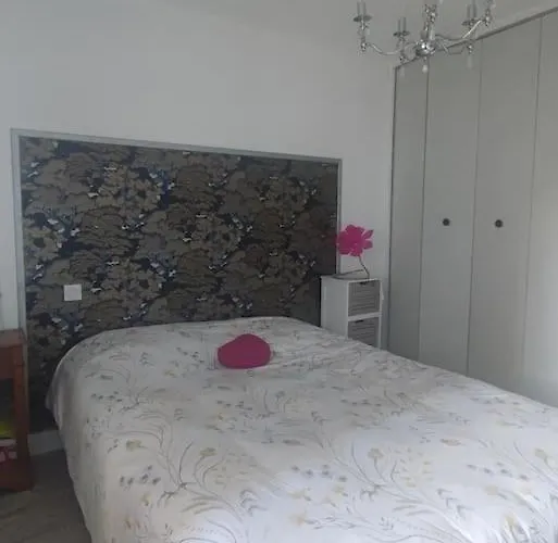 Chez Nathalie Pres De La Gare *