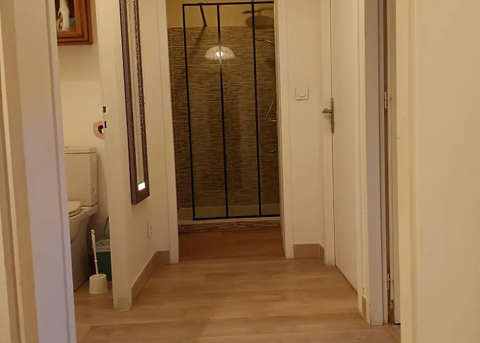 Chez Nathalie Pres De La Gare Καρκασόν